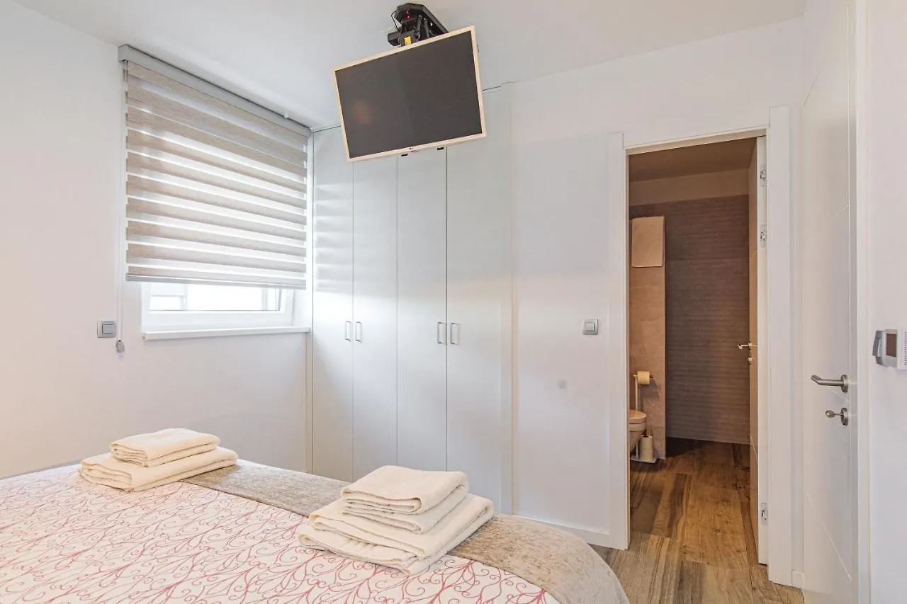 Comfortable 2 Bedroom Apartment Marina Close To Beach Krk Town 0*,  Hırvatistan