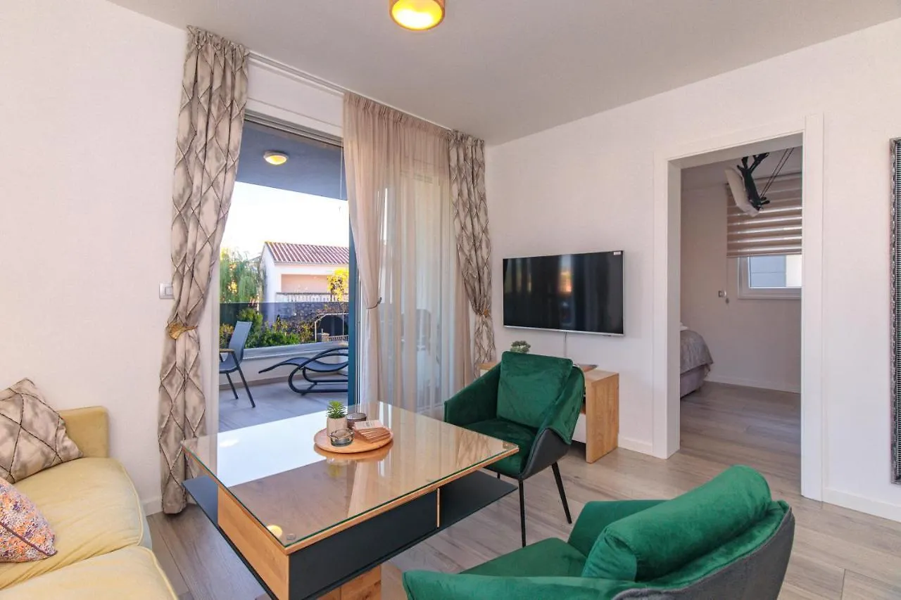 Comfortable 2 Bedroom Apartment Marina Close To Beach Krk Town